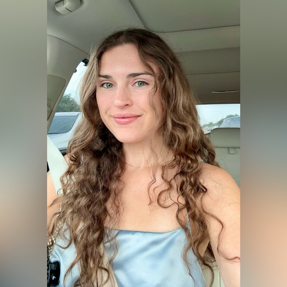 Meet your Posher, Julia - Picture 1 of 1